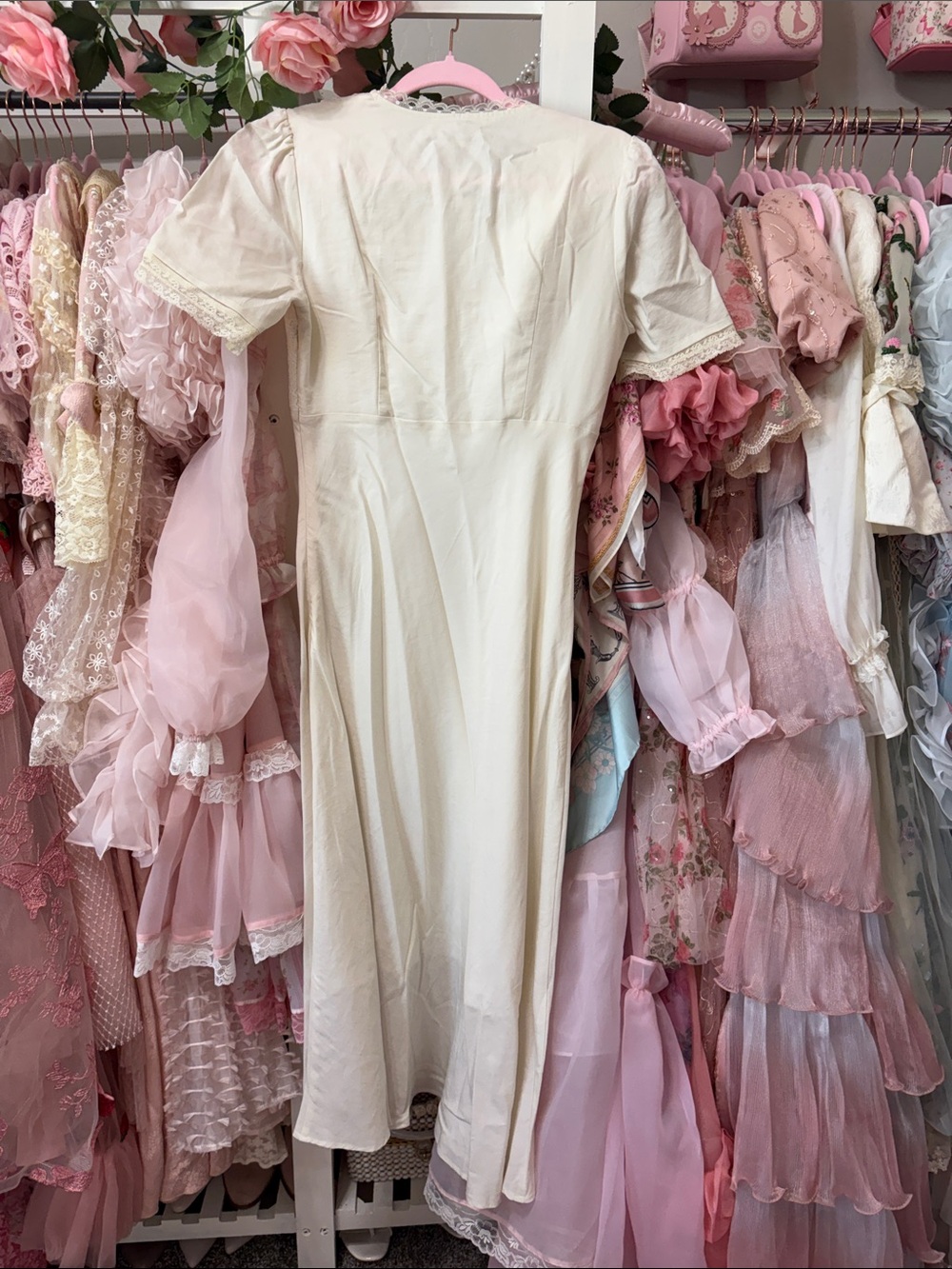 Vintage-Inspired Cream Midi Dress with Lace Trim - Picture 5 of 5